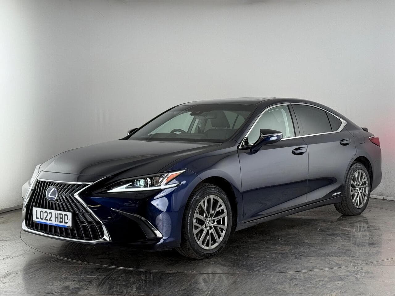LEXUS ES thumbnail Front Left