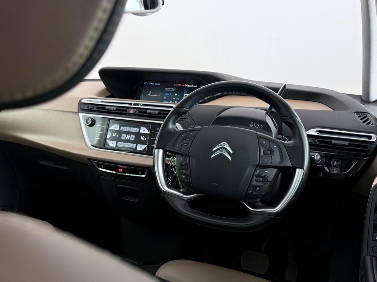 CITROEN C4 Picasso thumbnail Steering Wheel