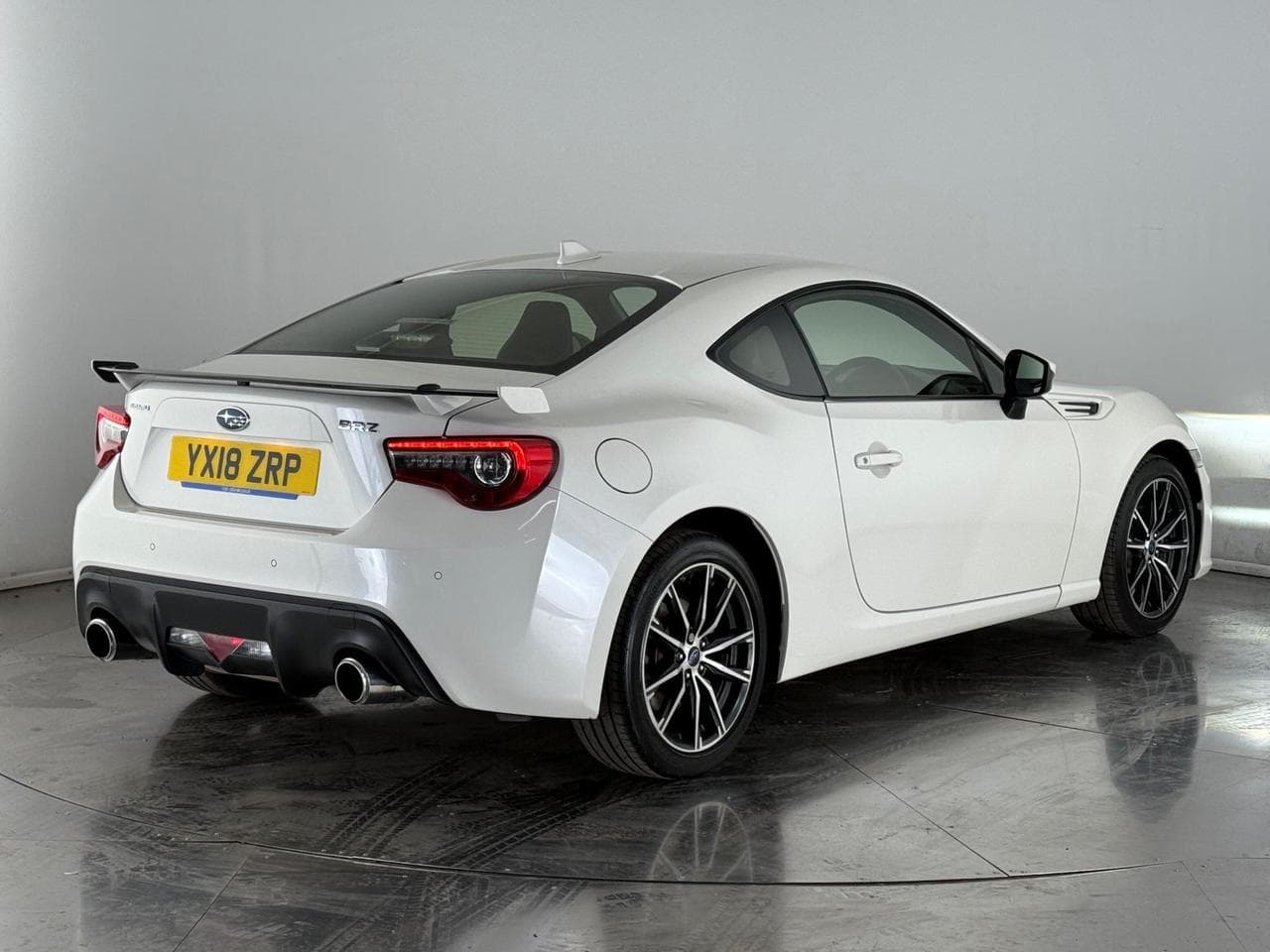 SUBARU BRZ thumbnail Rear Right