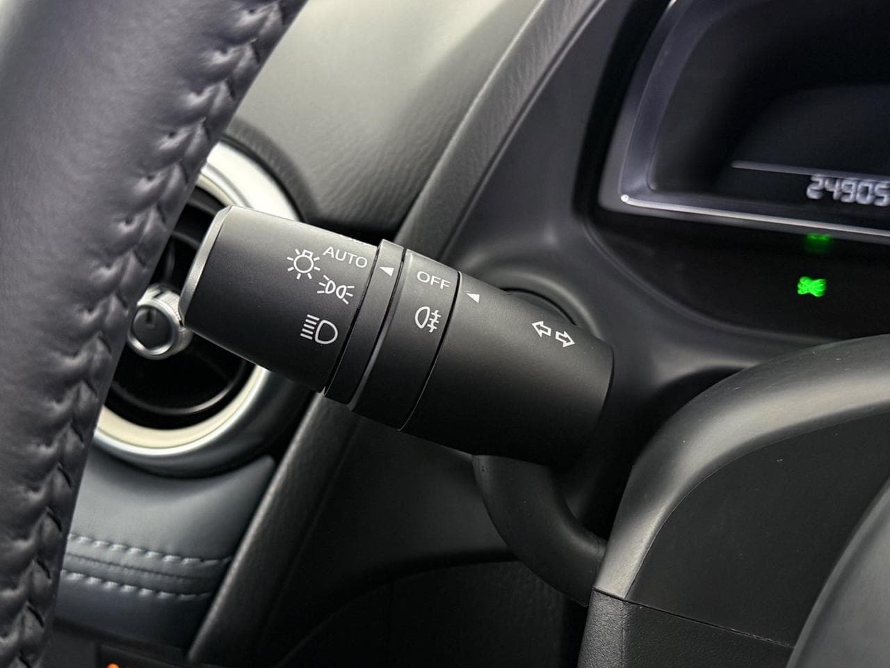 MAZDA 2 thumbnail Misc Controls
