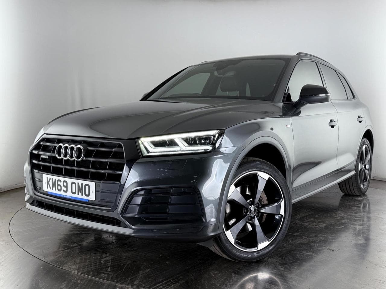 AUDI Q5 thumbnail Front Left