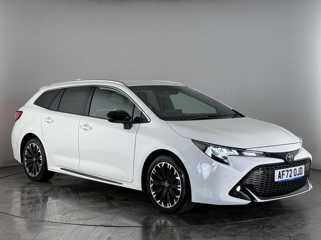 TOYOTA Corolla - TOYOTA Corolla 1.8 VVT-h GR SPORT Touring Sports CVT Euro 6 (s/s) 5dr