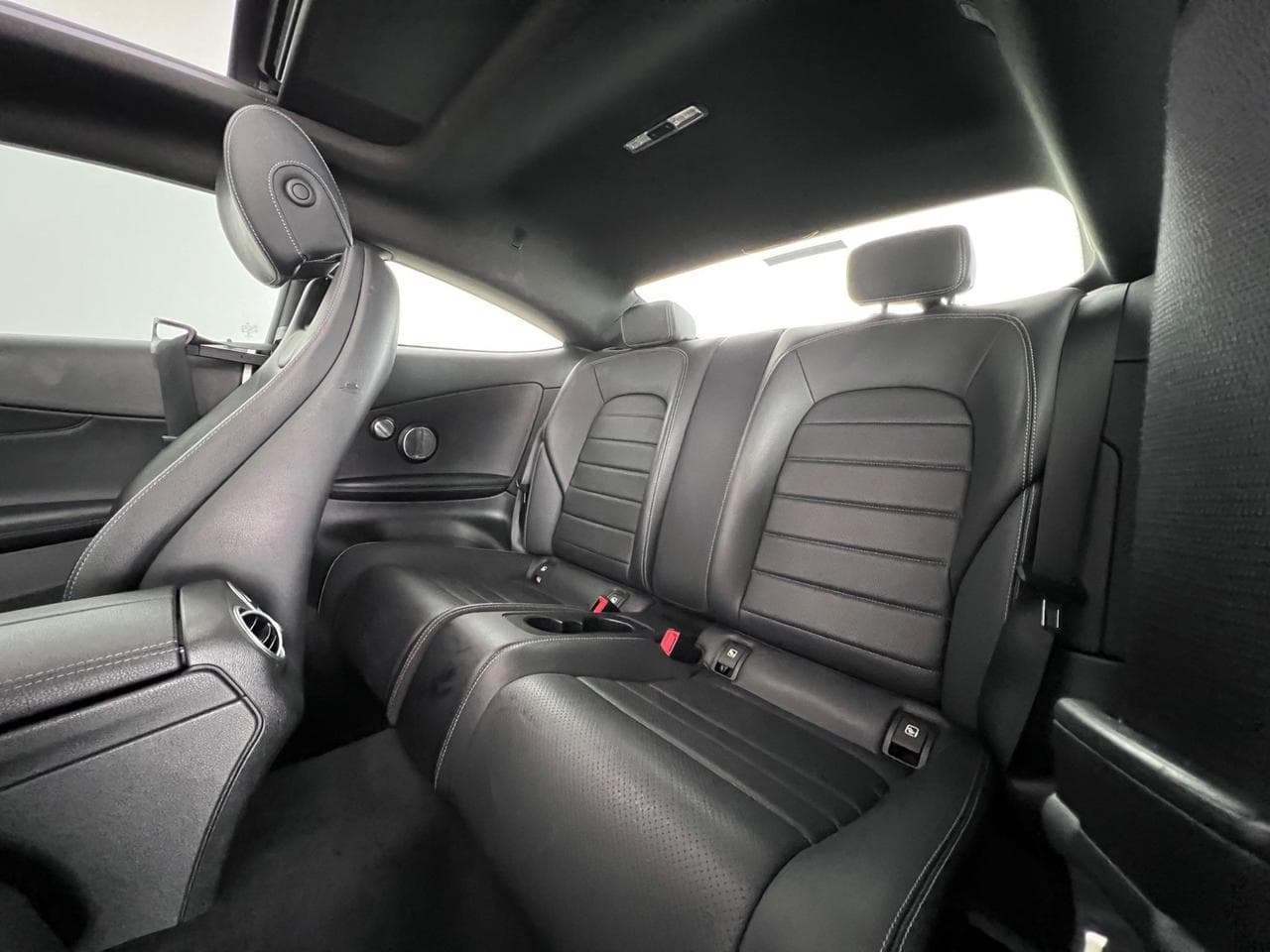 MERCEDES-BENZ C-Class thumbnail Seats Rear