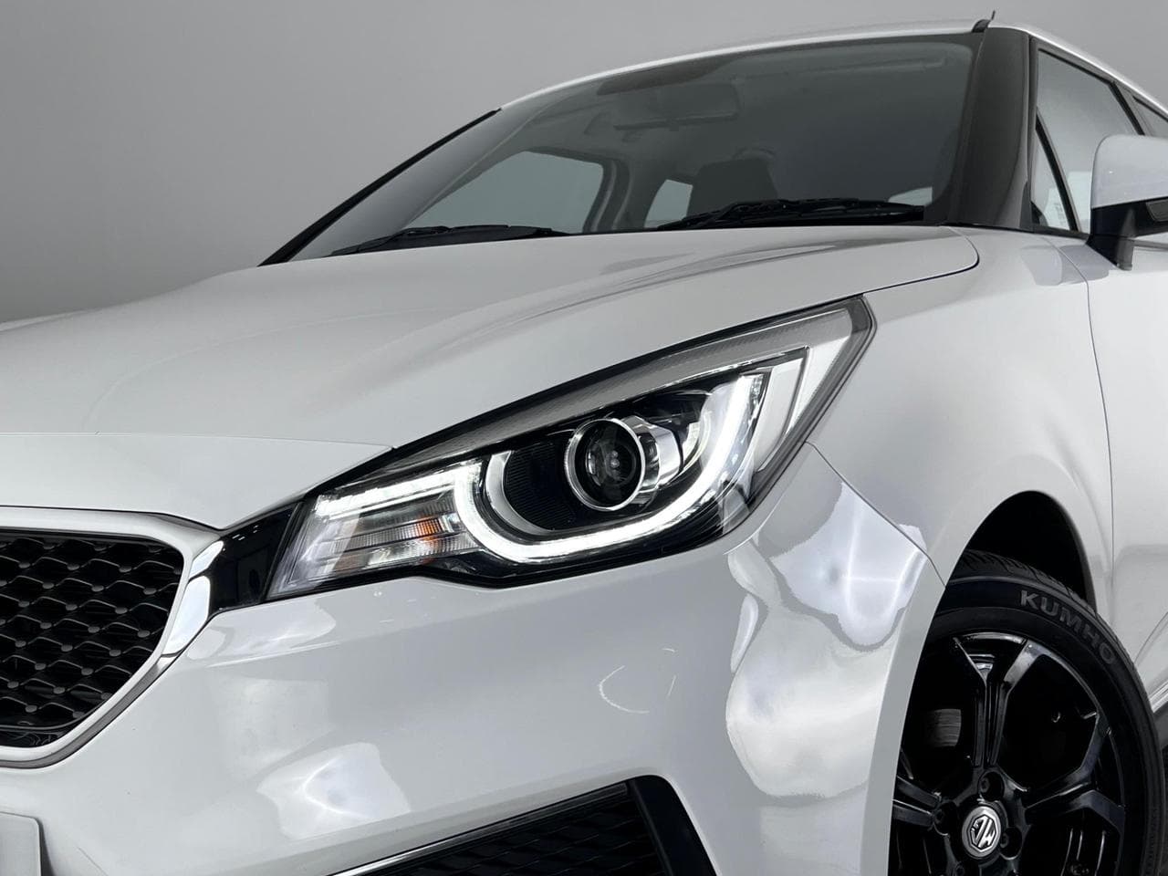 MG MG3 thumbnail Lights Front