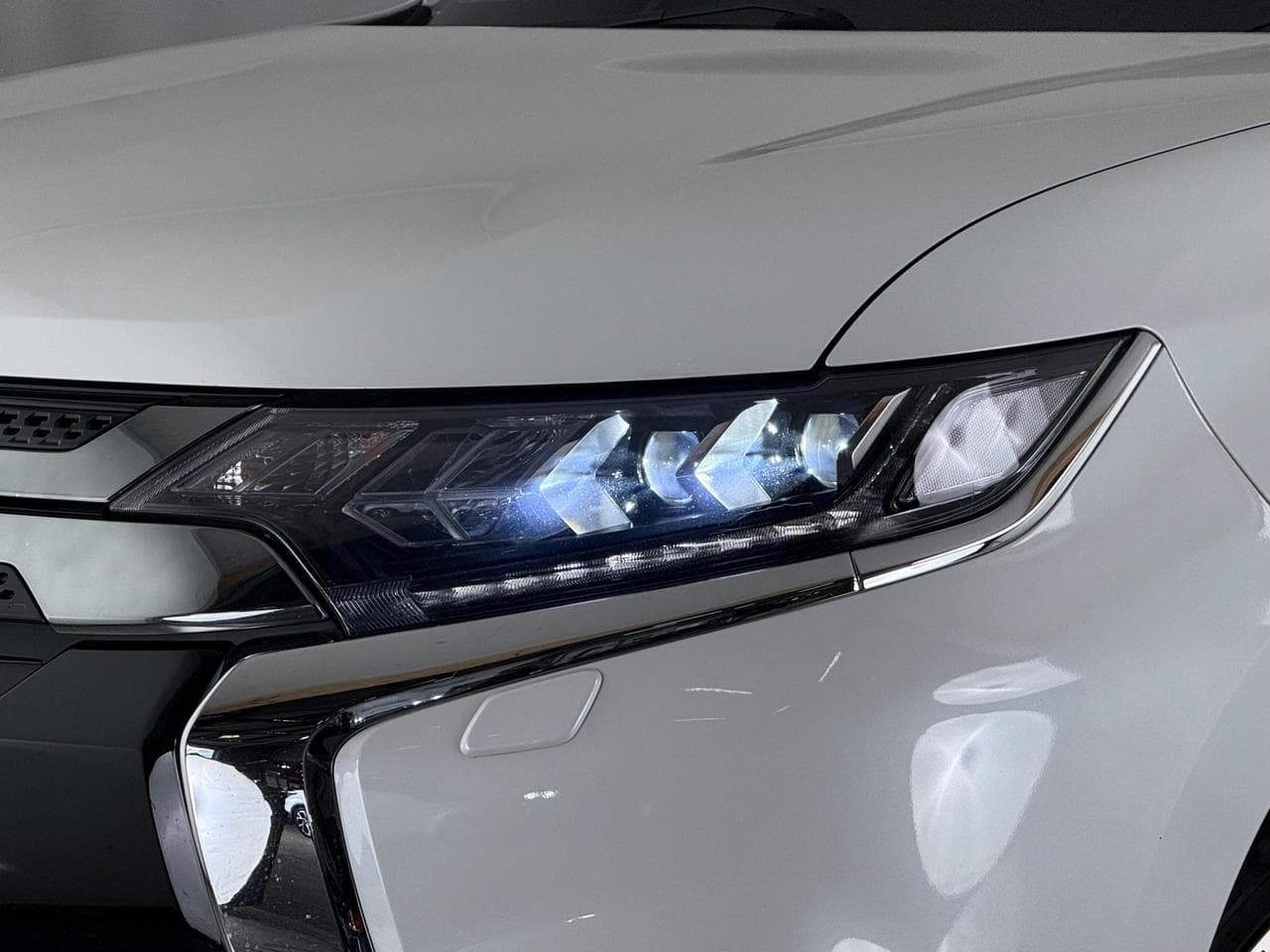 MITSUBISHI Outlander thumbnail Lights Front