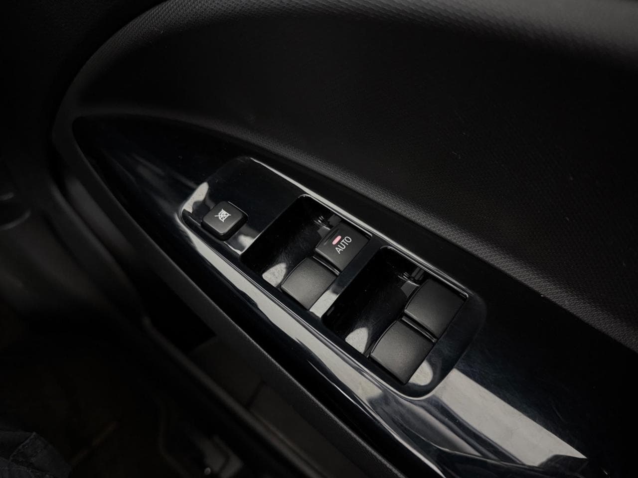 MITSUBISHI Mirage thumbnail Inconclusive