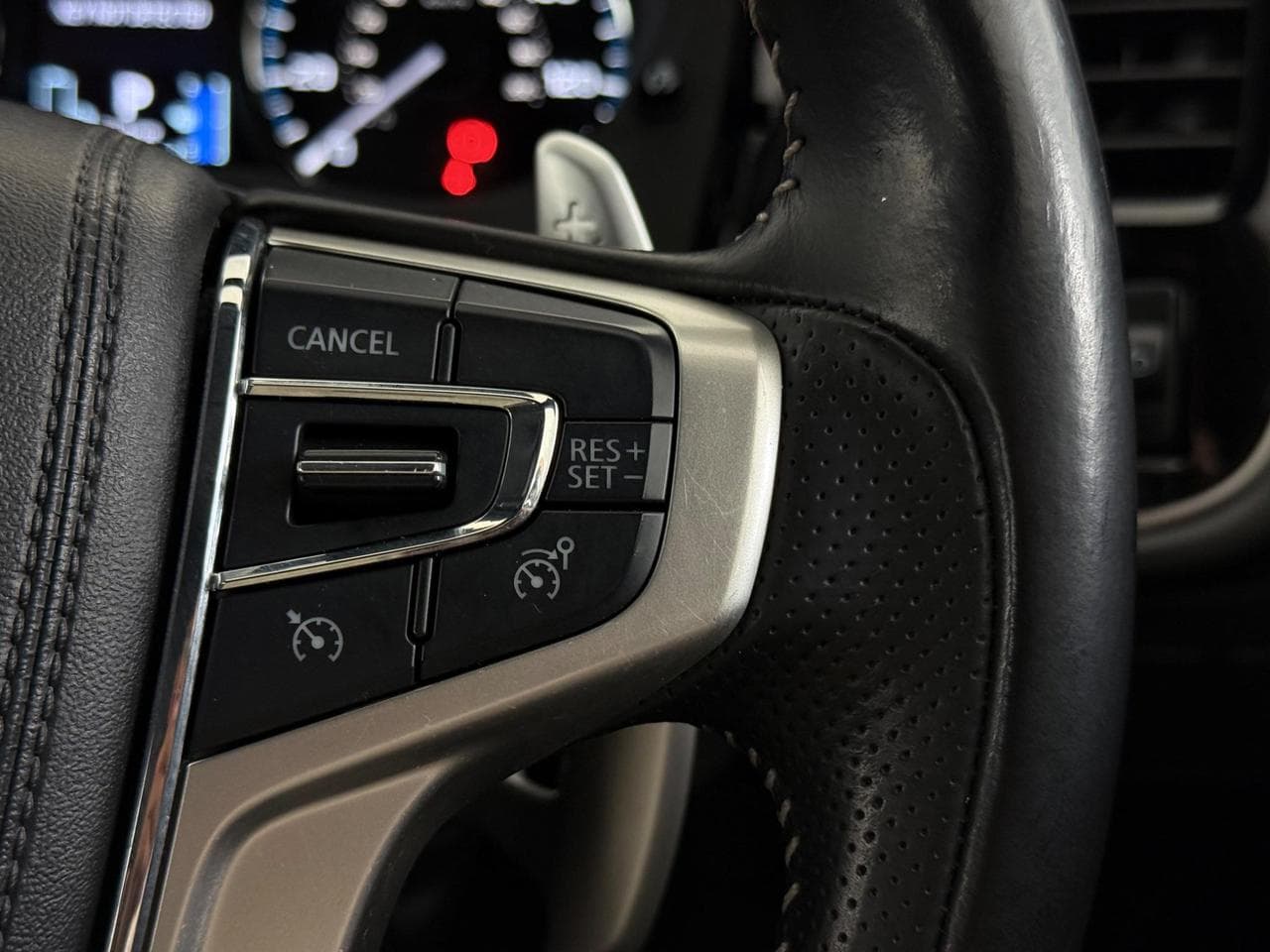Mitsubishi Outlander thumbnail Misc Controls