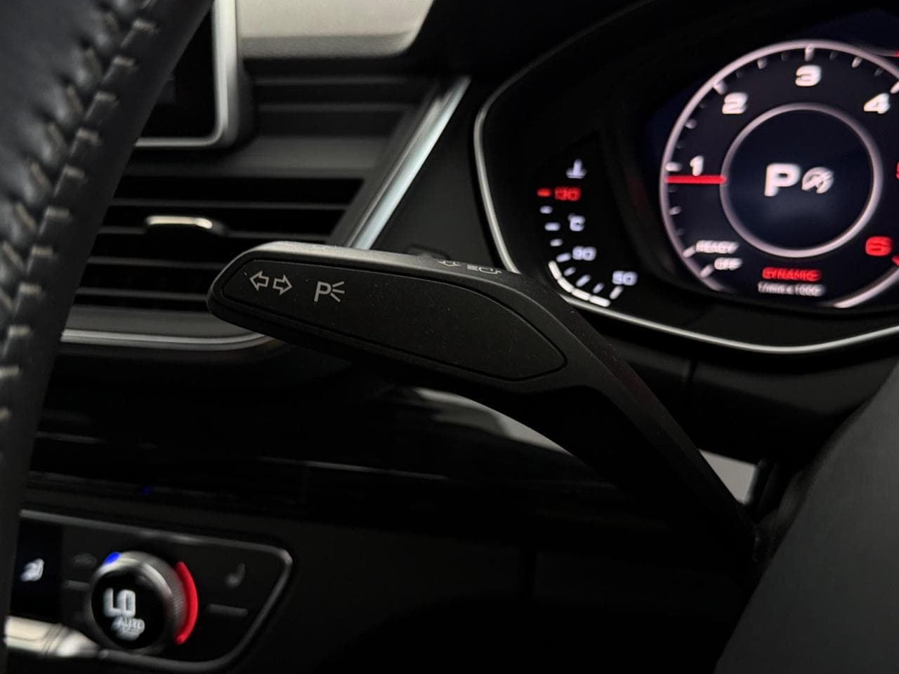 AUDI Q5 thumbnail Misc Controls