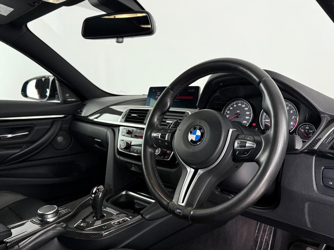 BMW 4 Series thumbnail Interior Front