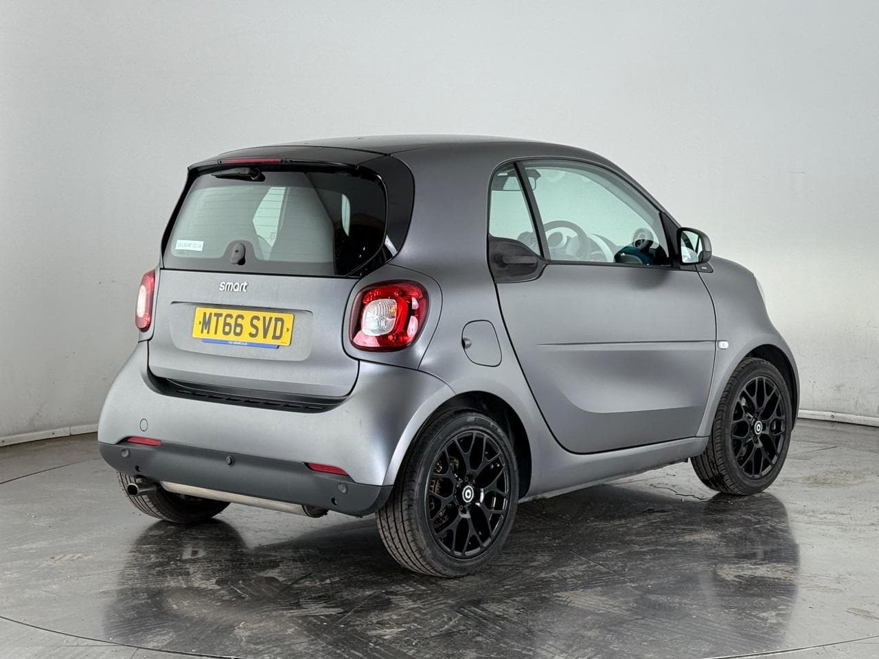 SMART fortwo thumbnail Rear Right