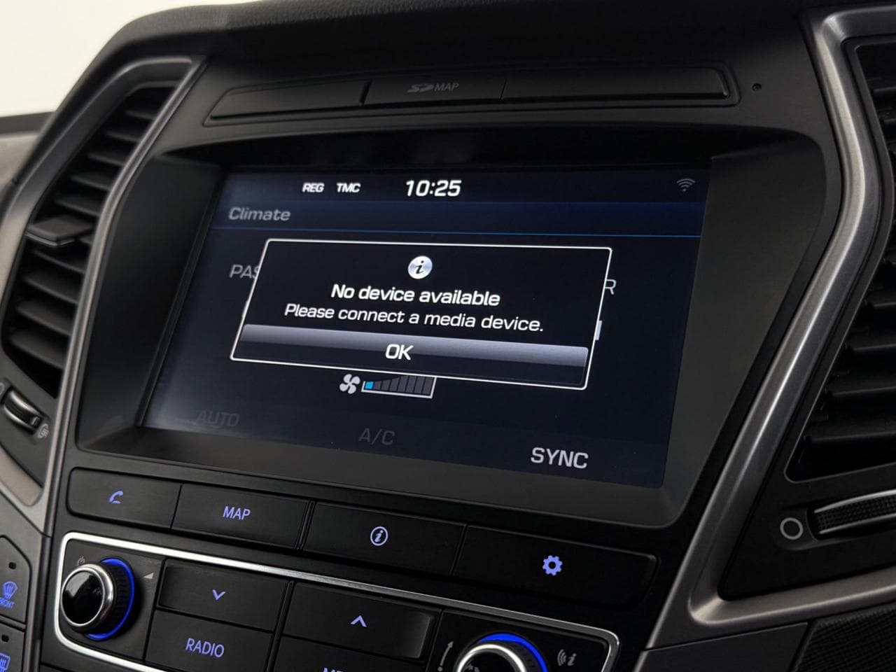 HYUNDAI Santa Fe thumbnail Infotainment System