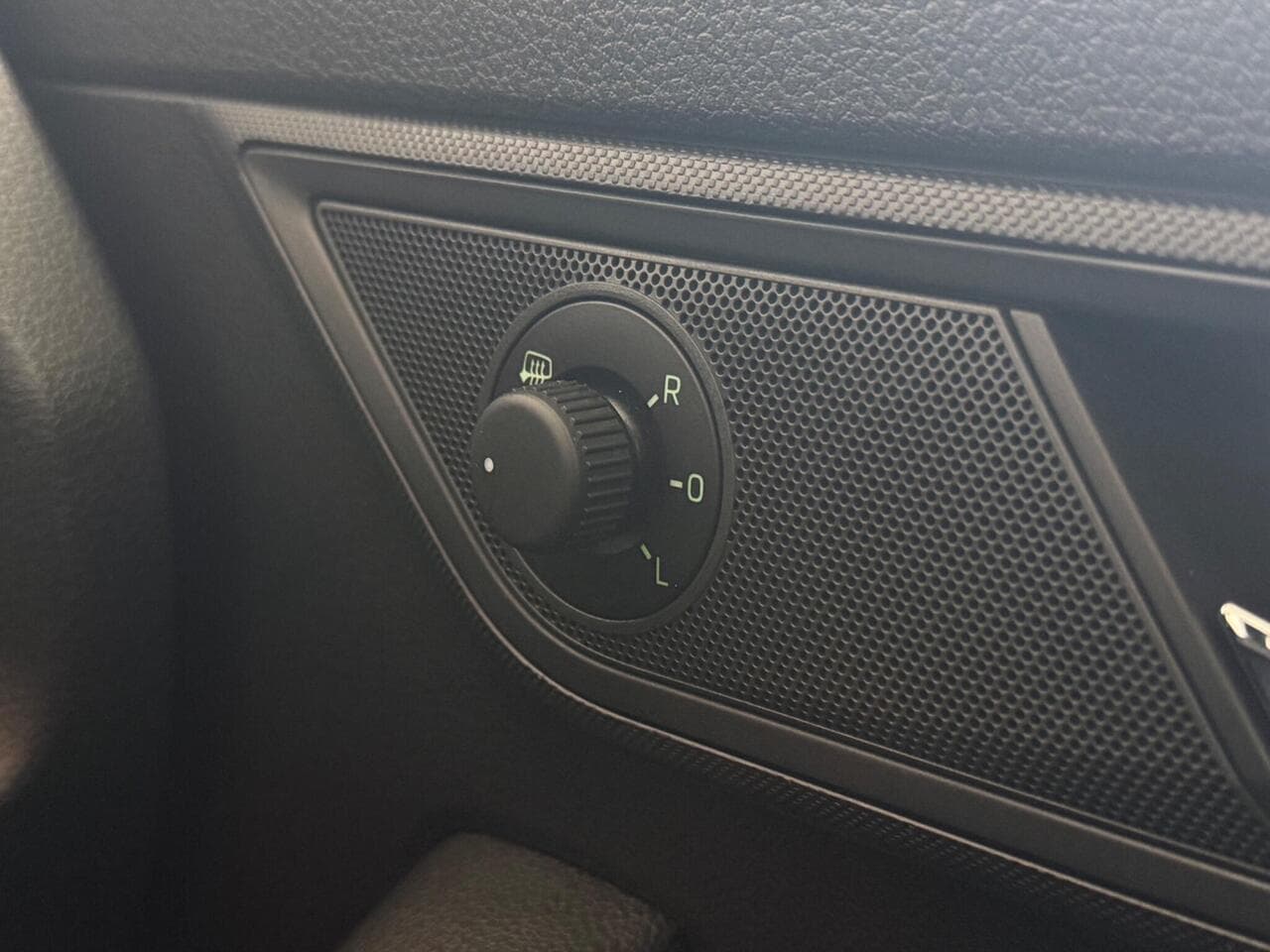 SKODA Fabia thumbnail Misc Controls