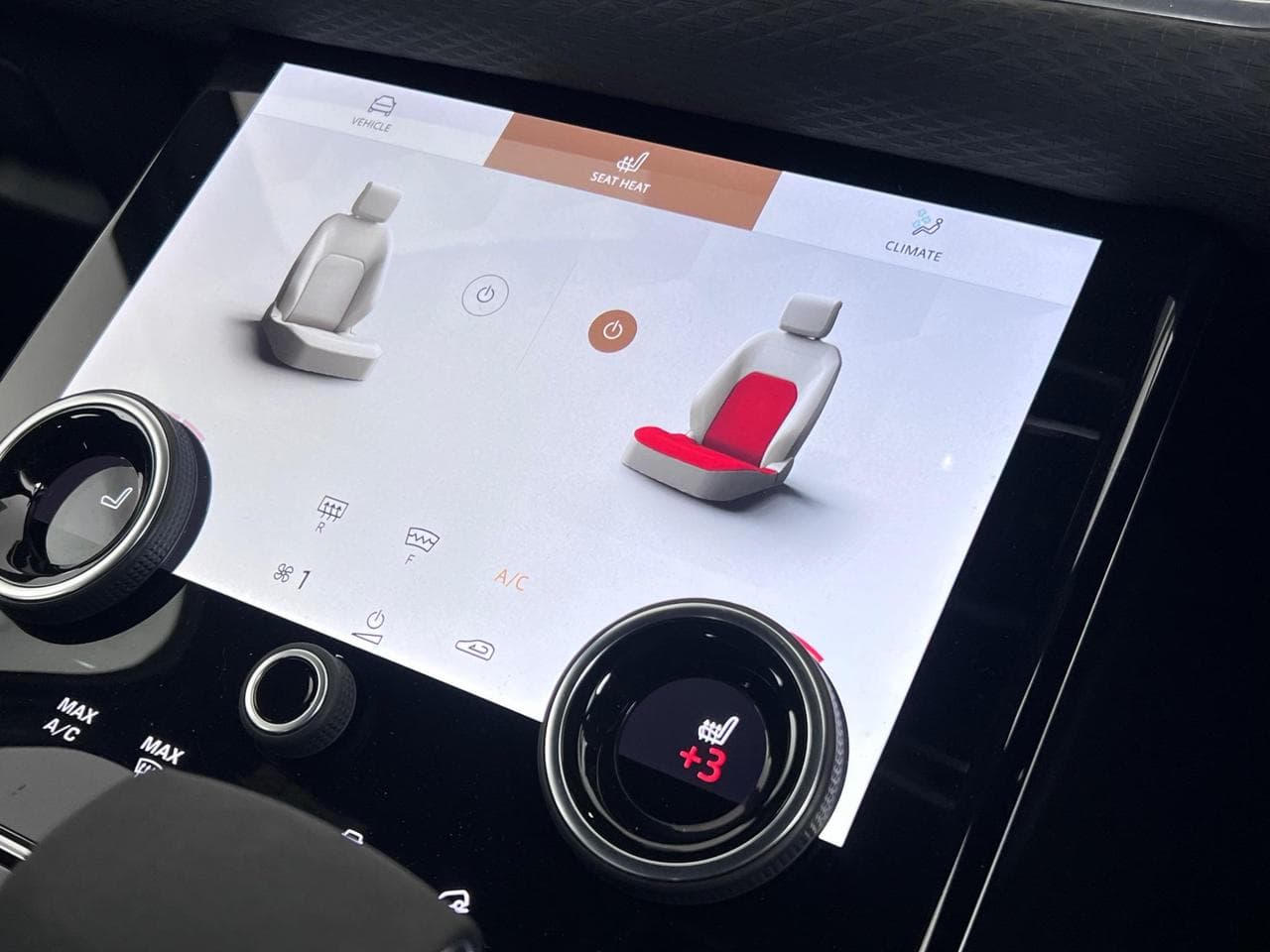 LAND ROVER Range Rover Velar thumbnail Infotainment System
