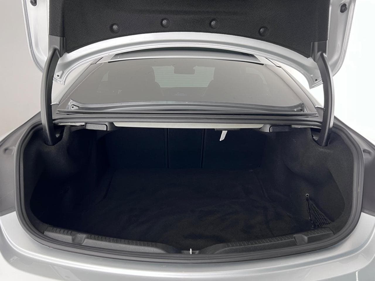 MERCEDES-BENZ E-Class thumbnail Boot