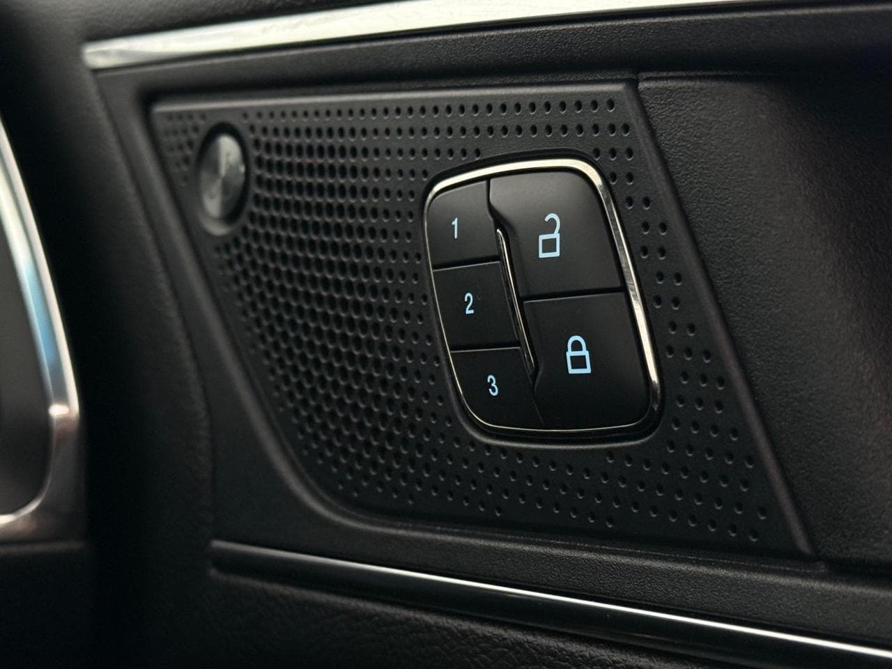 Ford Edge thumbnail Misc Controls