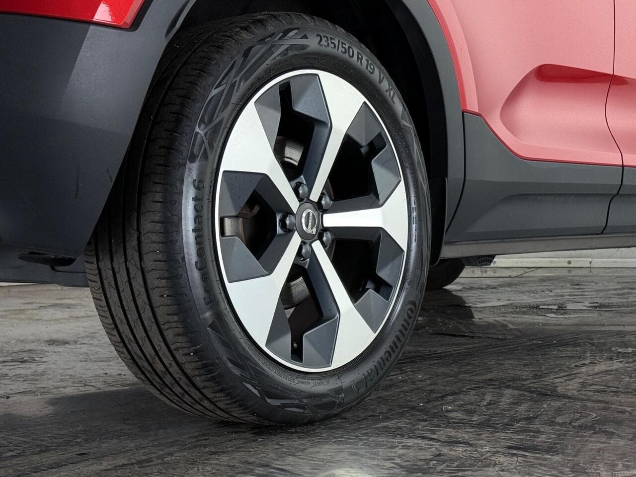 VOLVO XC40 thumbnail Wheel