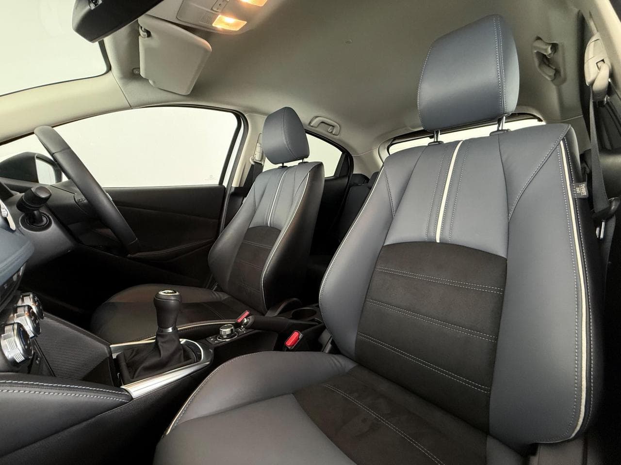 MAZDA 2 thumbnail Seat Front Passenger