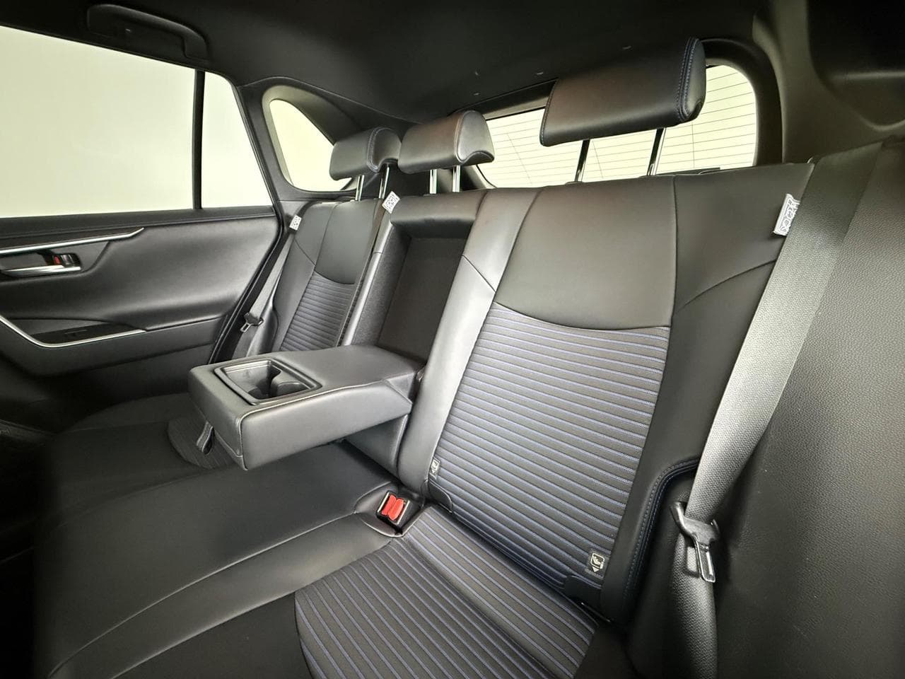TOYOTA RAV4 thumbnail Seat Front Passenger