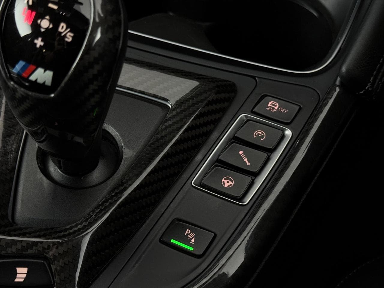 BMW 4 Series thumbnail Interior Front