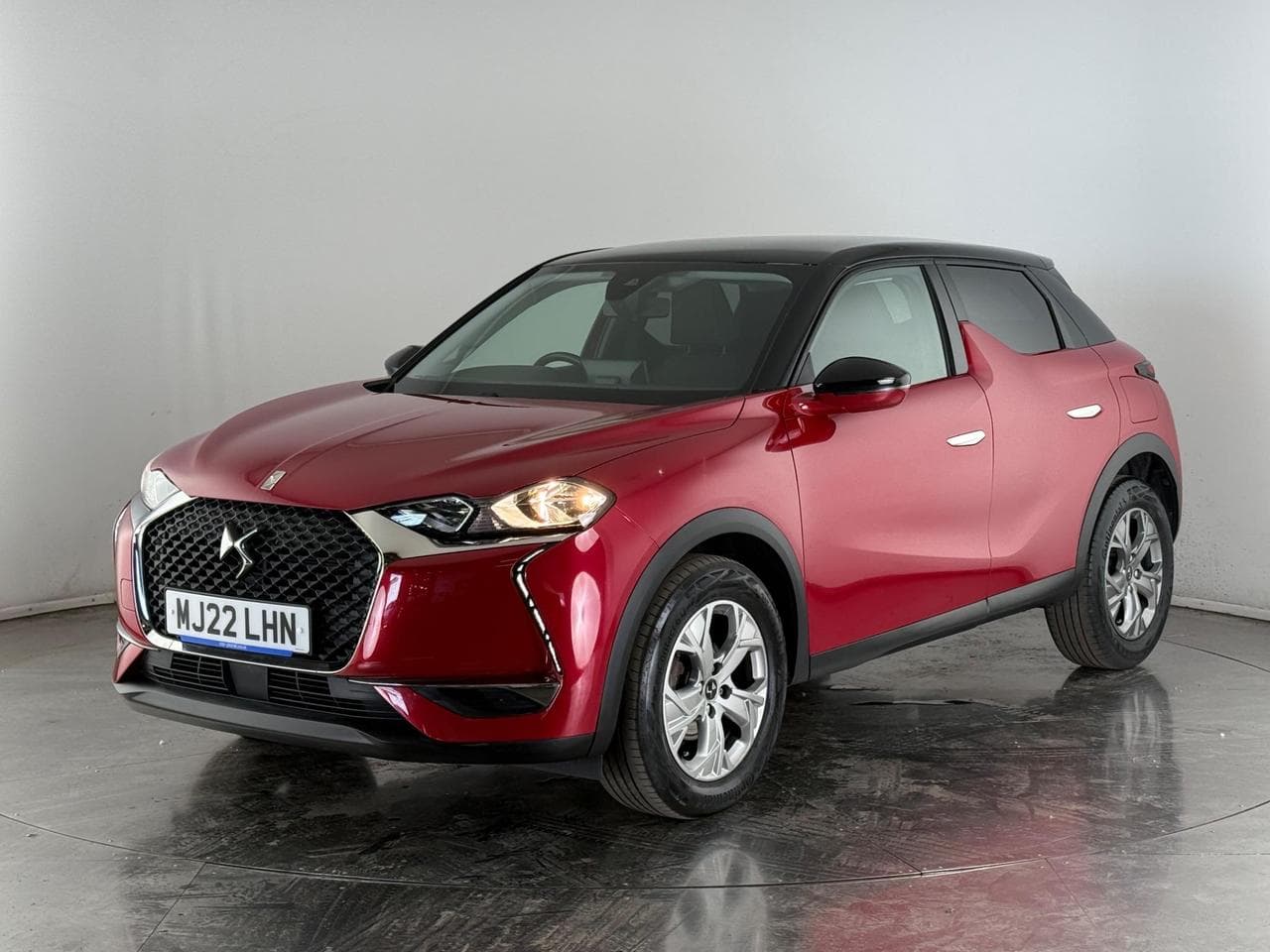 DS 3 Crossback thumbnail Front Left