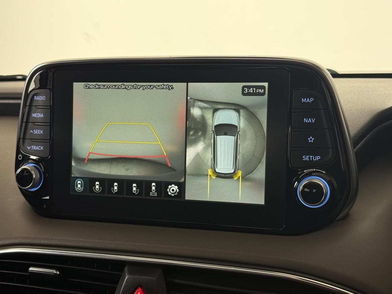 HYUNDAI Santa Fe thumbnail Infotainment System