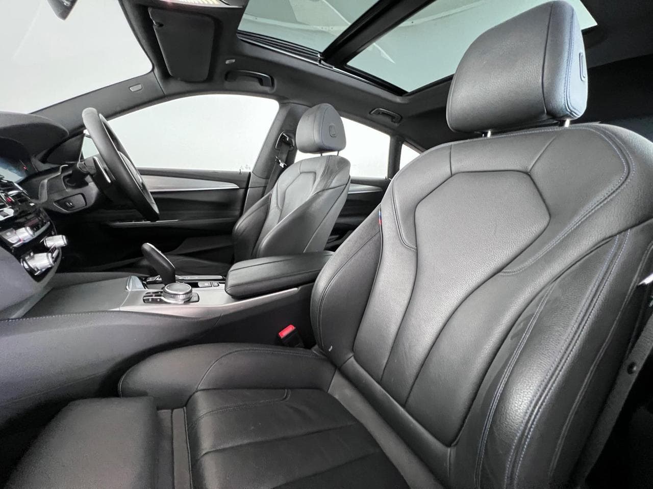 BMW 6 SERIES thumbnail Seat Front Passenger