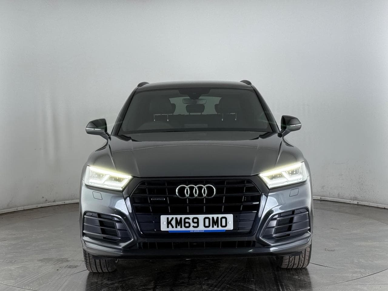 AUDI Q5 thumbnail Front