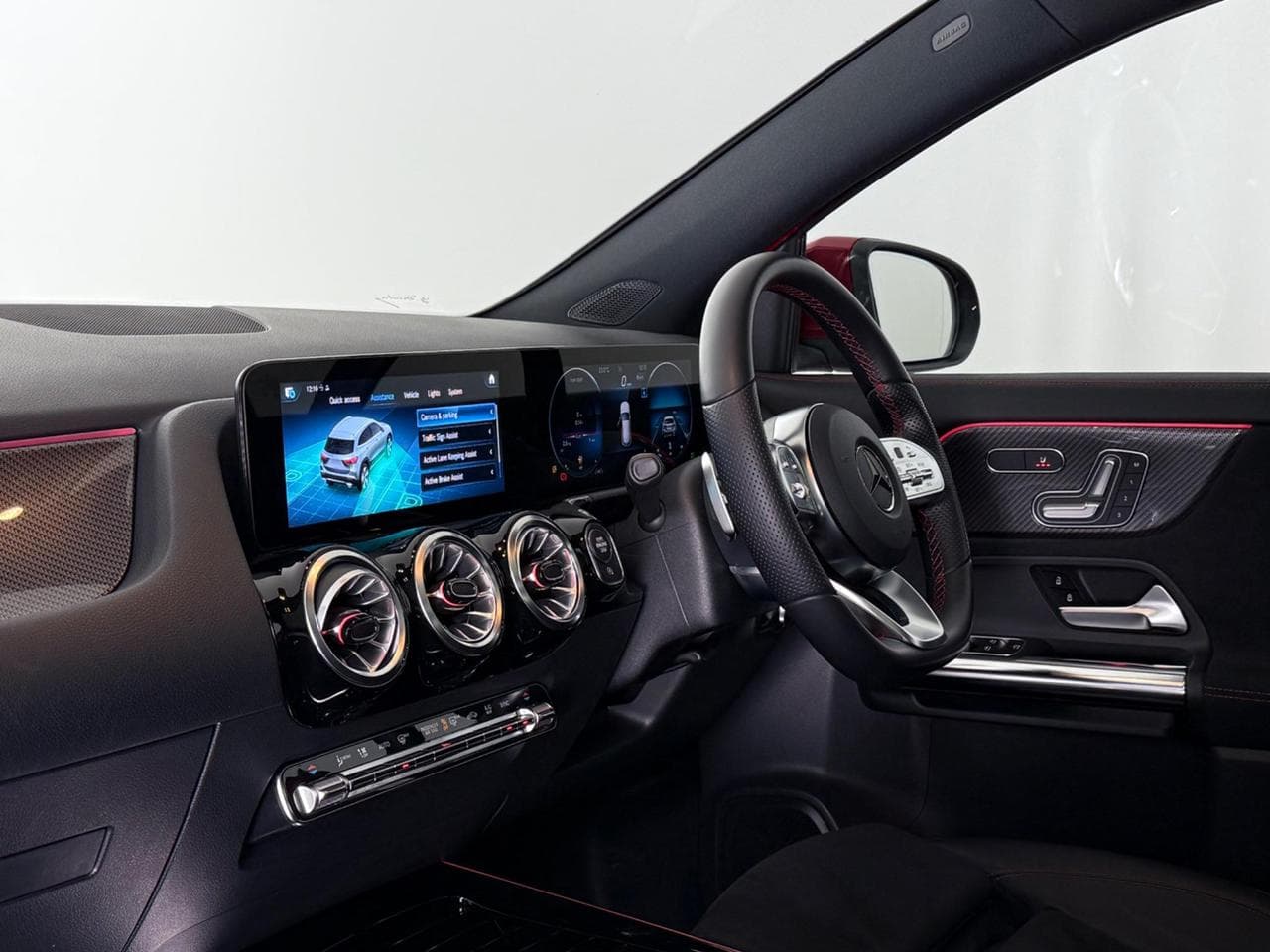 MERCEDES-BENZ GLA thumbnail Interior Front