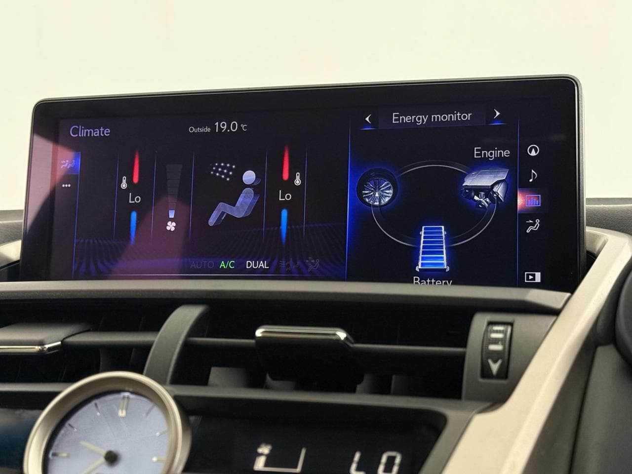 LEXUS NX thumbnail Infotainment System
