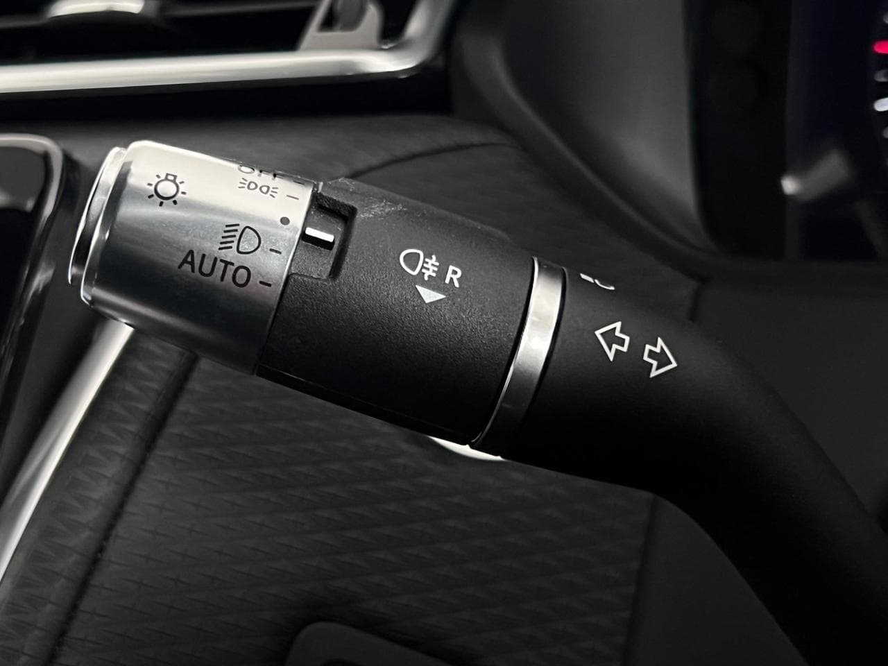 LAND ROVER Range Rover Velar thumbnail Misc Controls