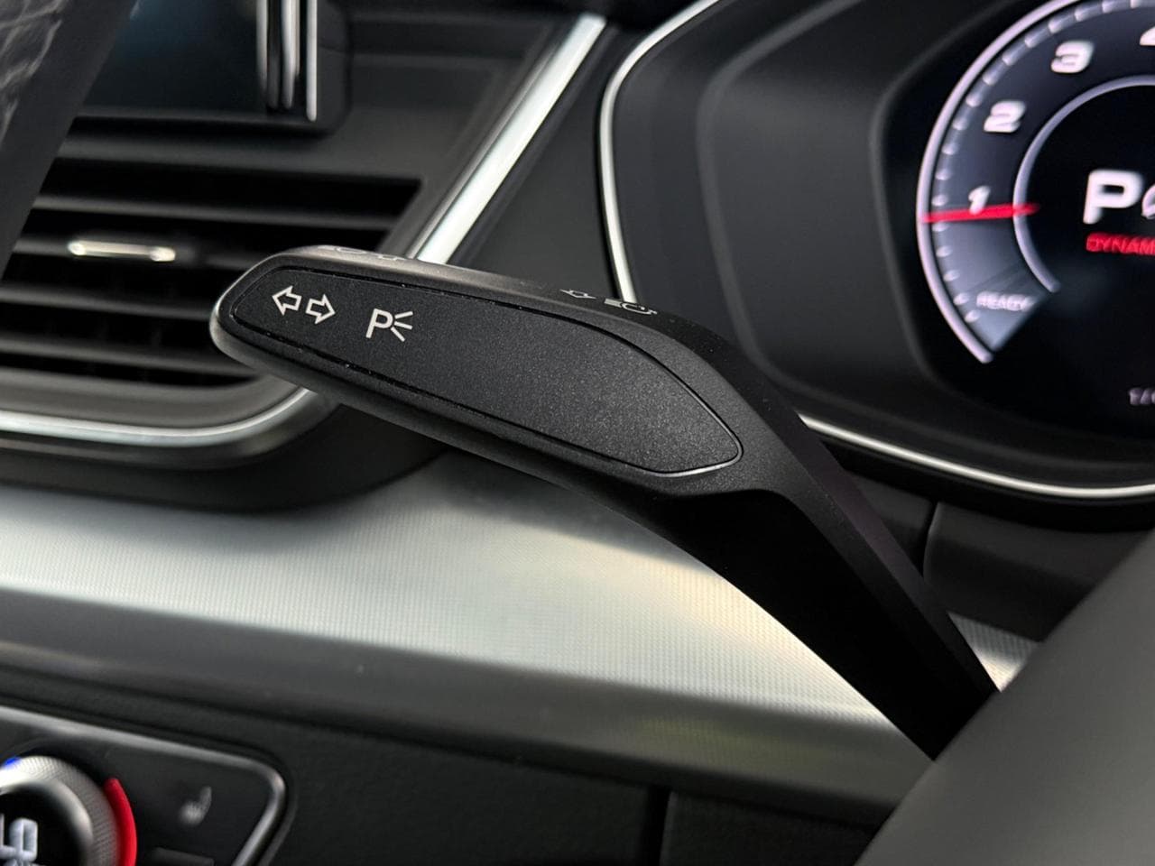 AUDI Q5 thumbnail Misc Controls