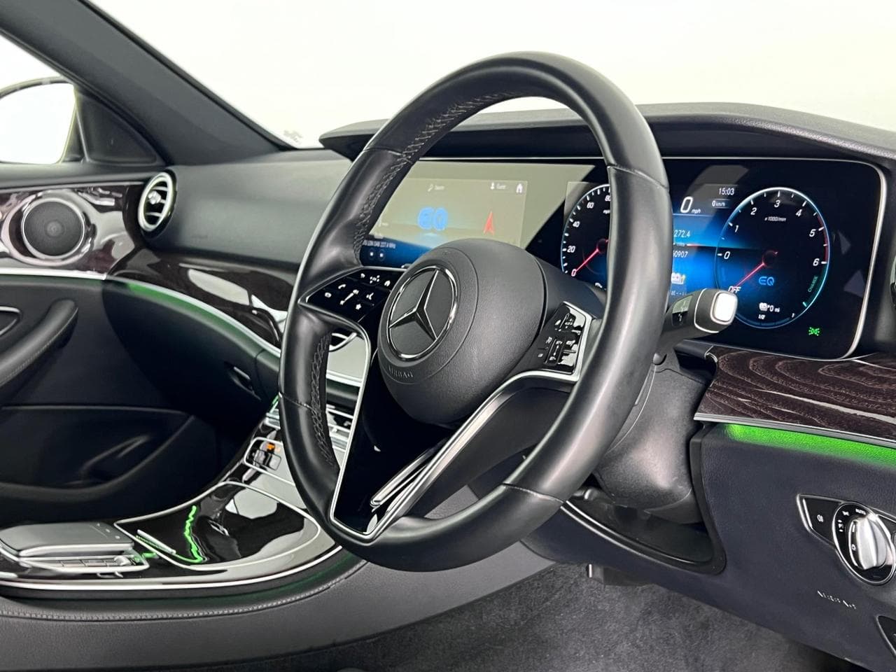 MERCEDES-BENZ E-CLASS thumbnail Interior Front