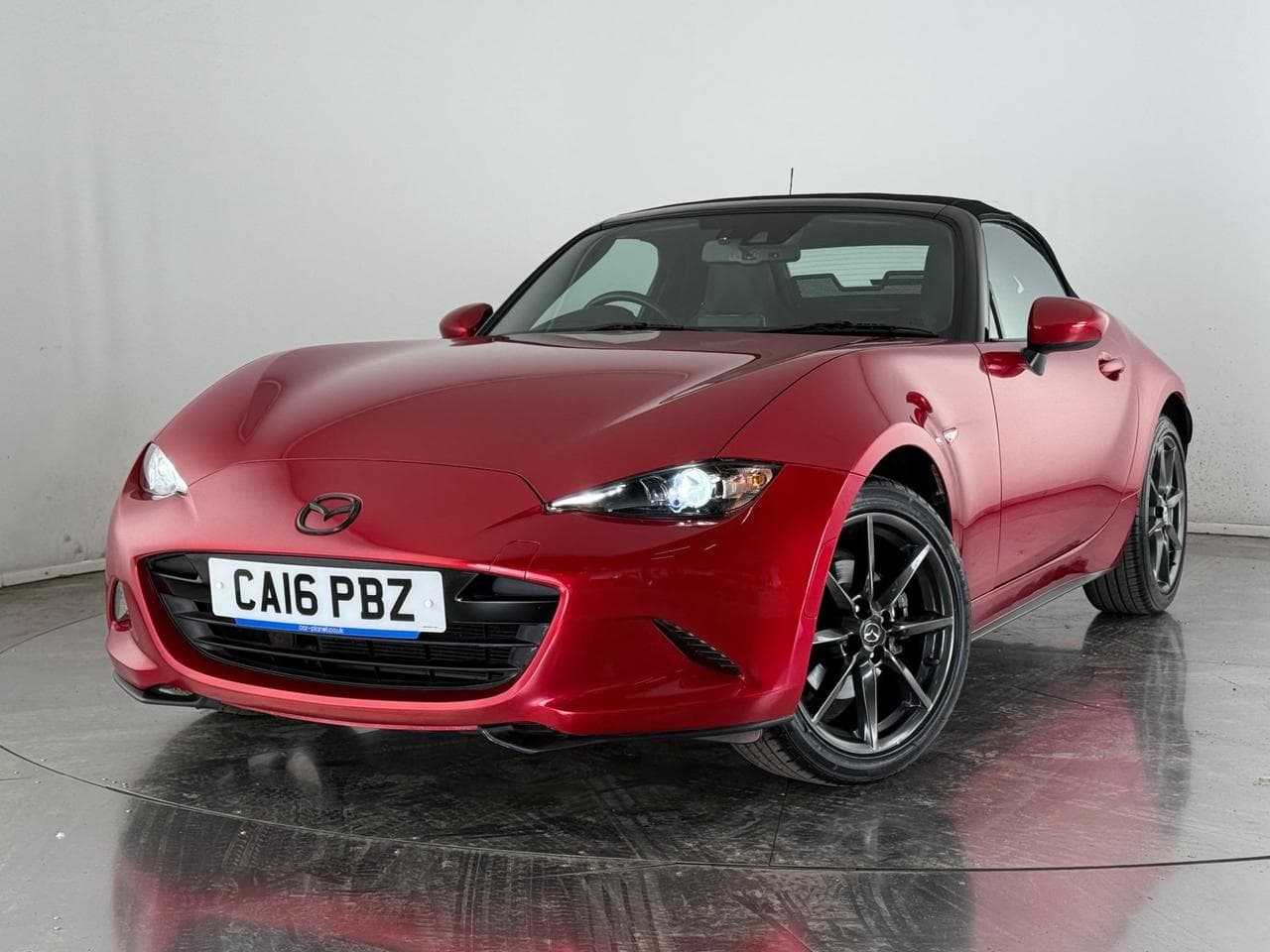MAZDA MX-5 thumbnail Front Left