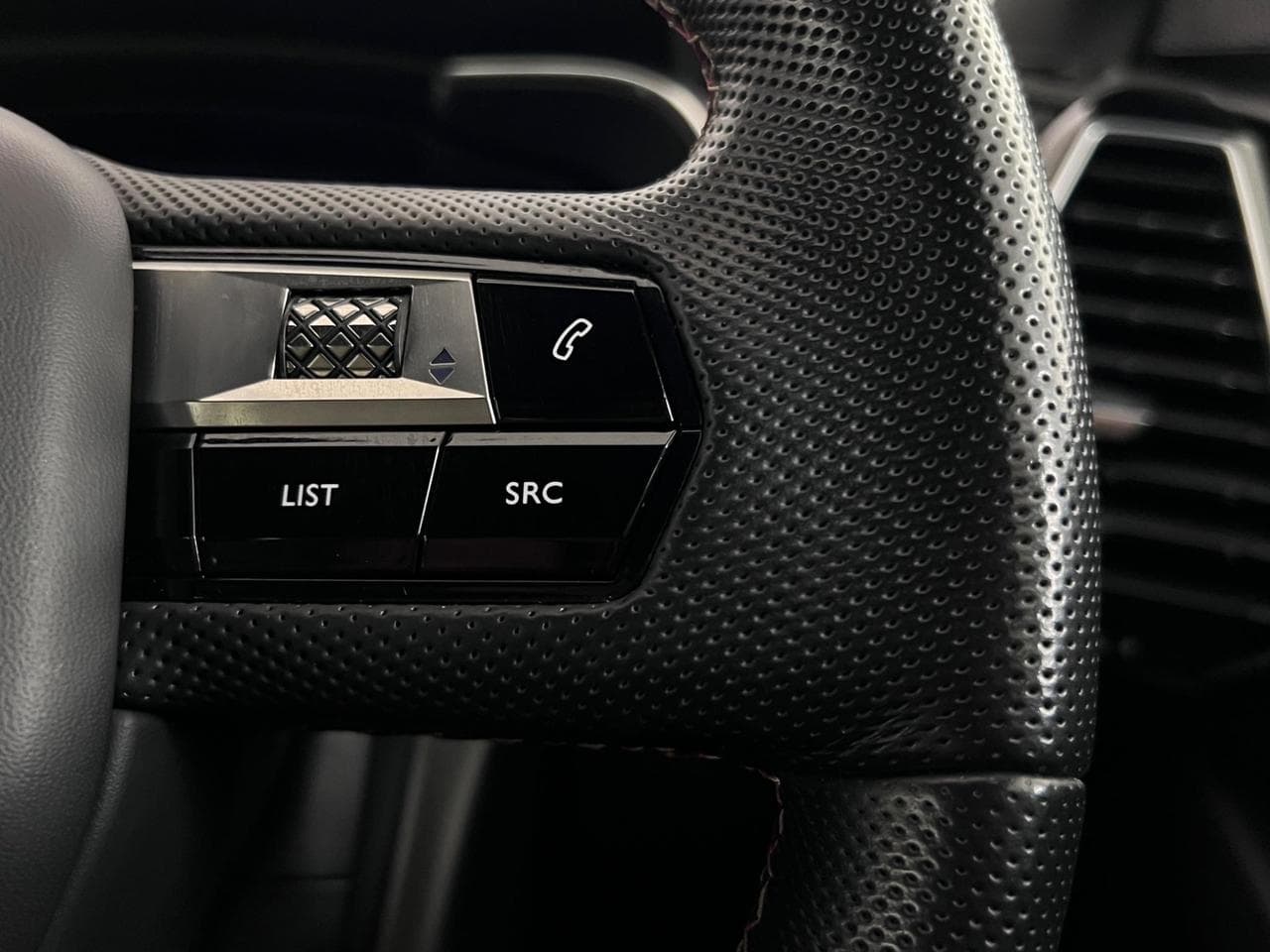 DS 7 Crossback thumbnail Misc Controls