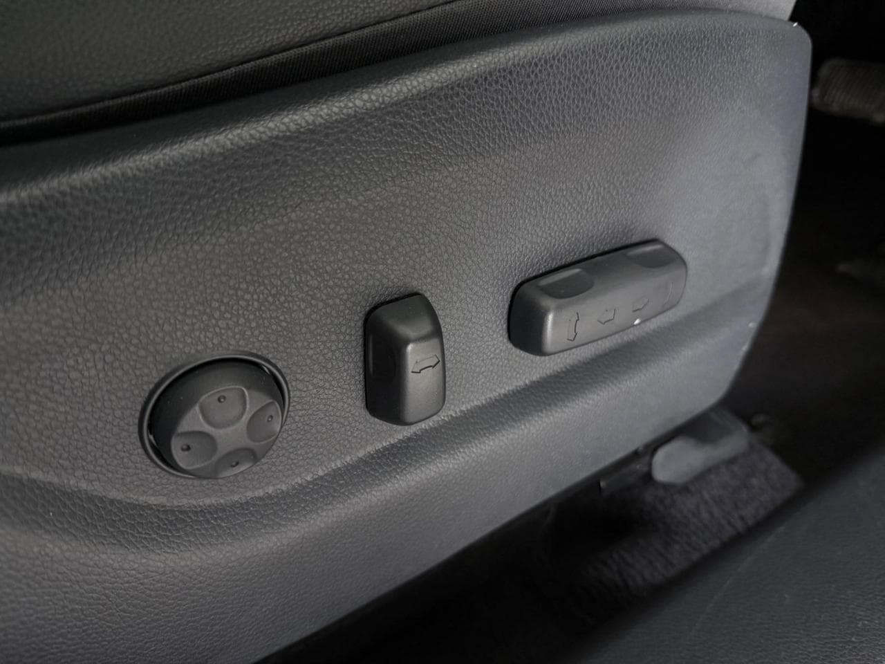 HYUNDAI Santa Fe thumbnail Misc Controls