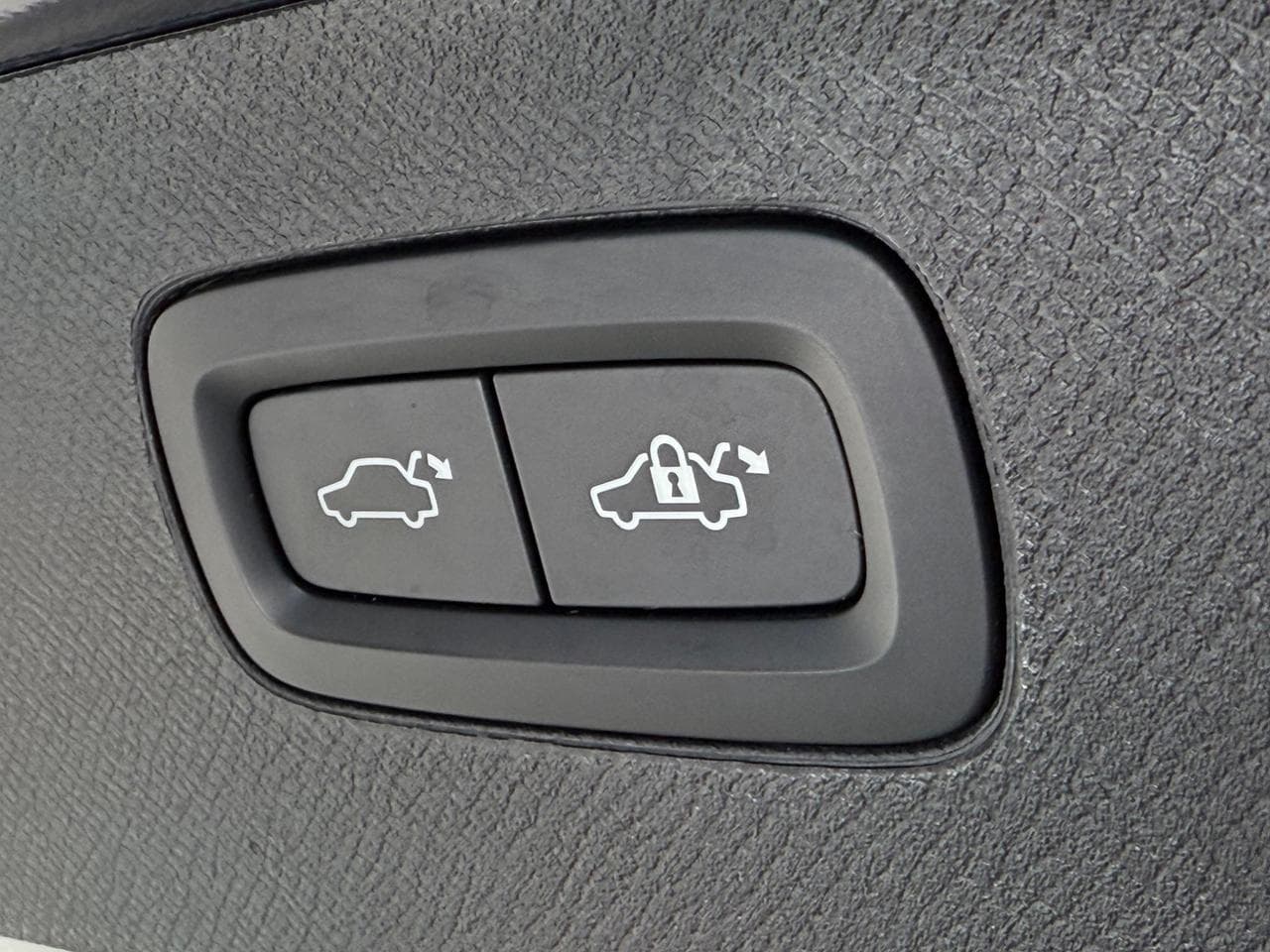 VOLVO XC90 thumbnail Misc Controls