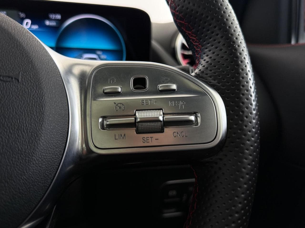 MERCEDES-BENZ GLA thumbnail Misc Controls