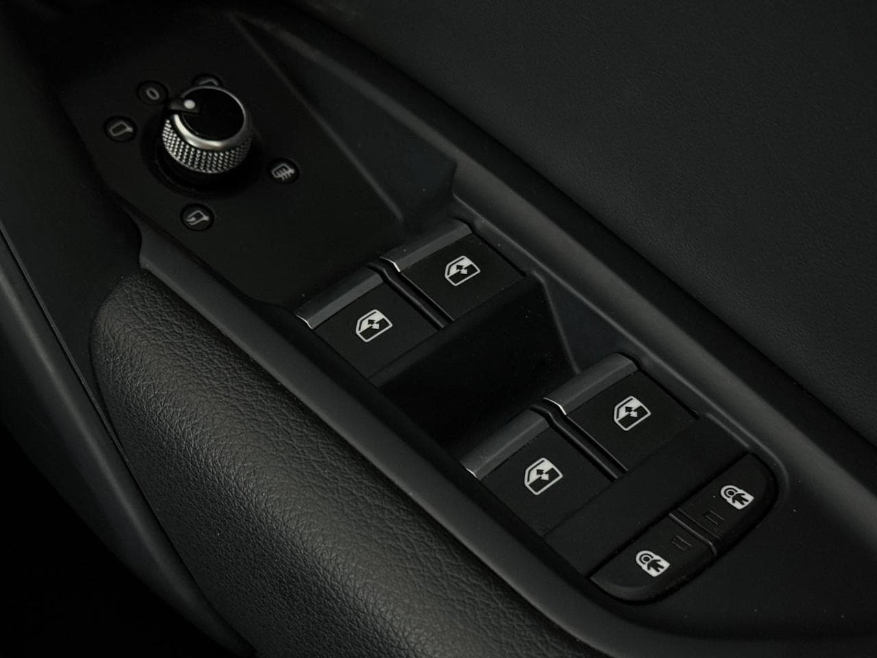 AUDI Q5 thumbnail Misc Controls