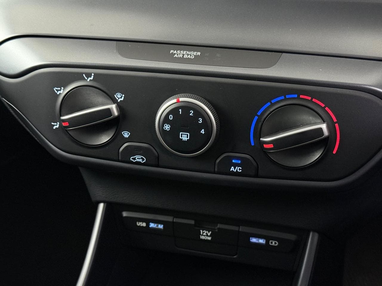 HYUNDAI i20 thumbnail Misc Controls