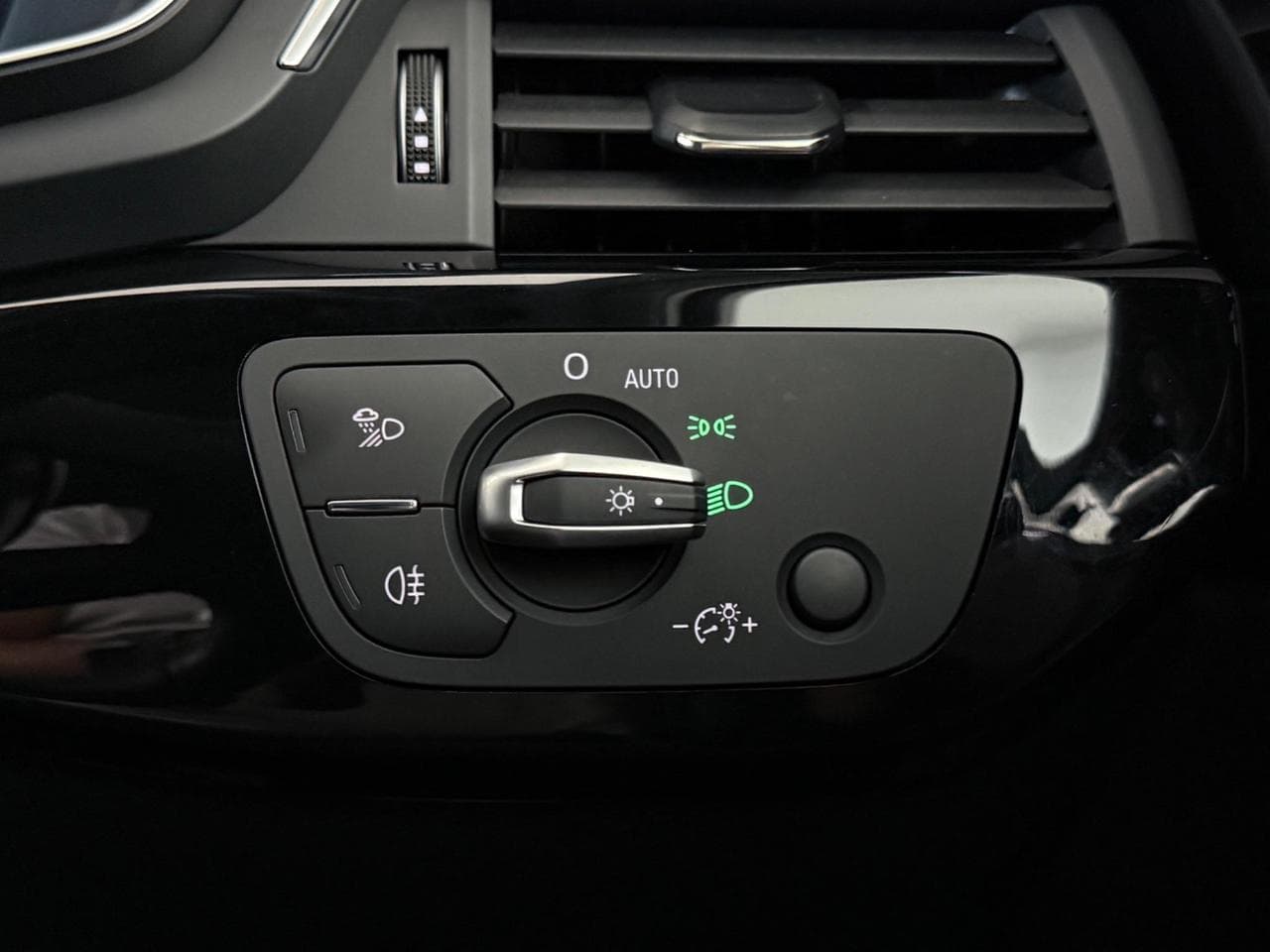 AUDI A4 thumbnail Misc Controls