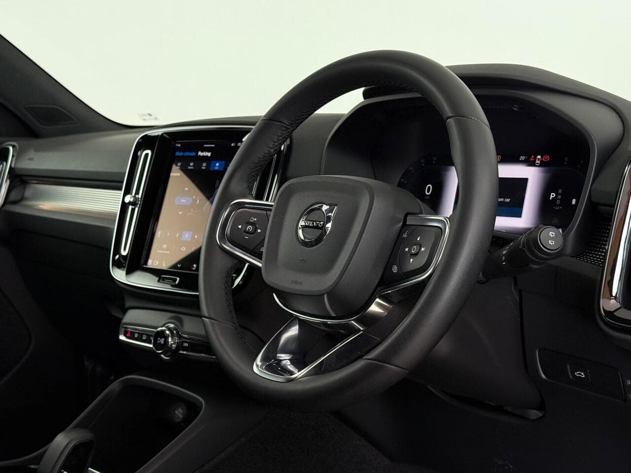 VOLVO XC40 thumbnail Steering Wheel