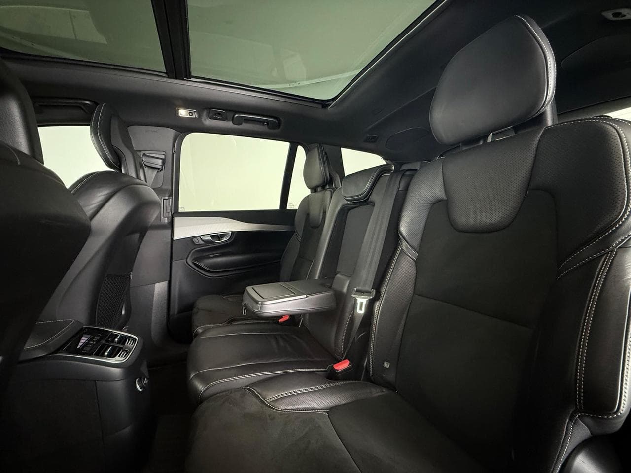 VOLVO XC90 thumbnail Seats Rear