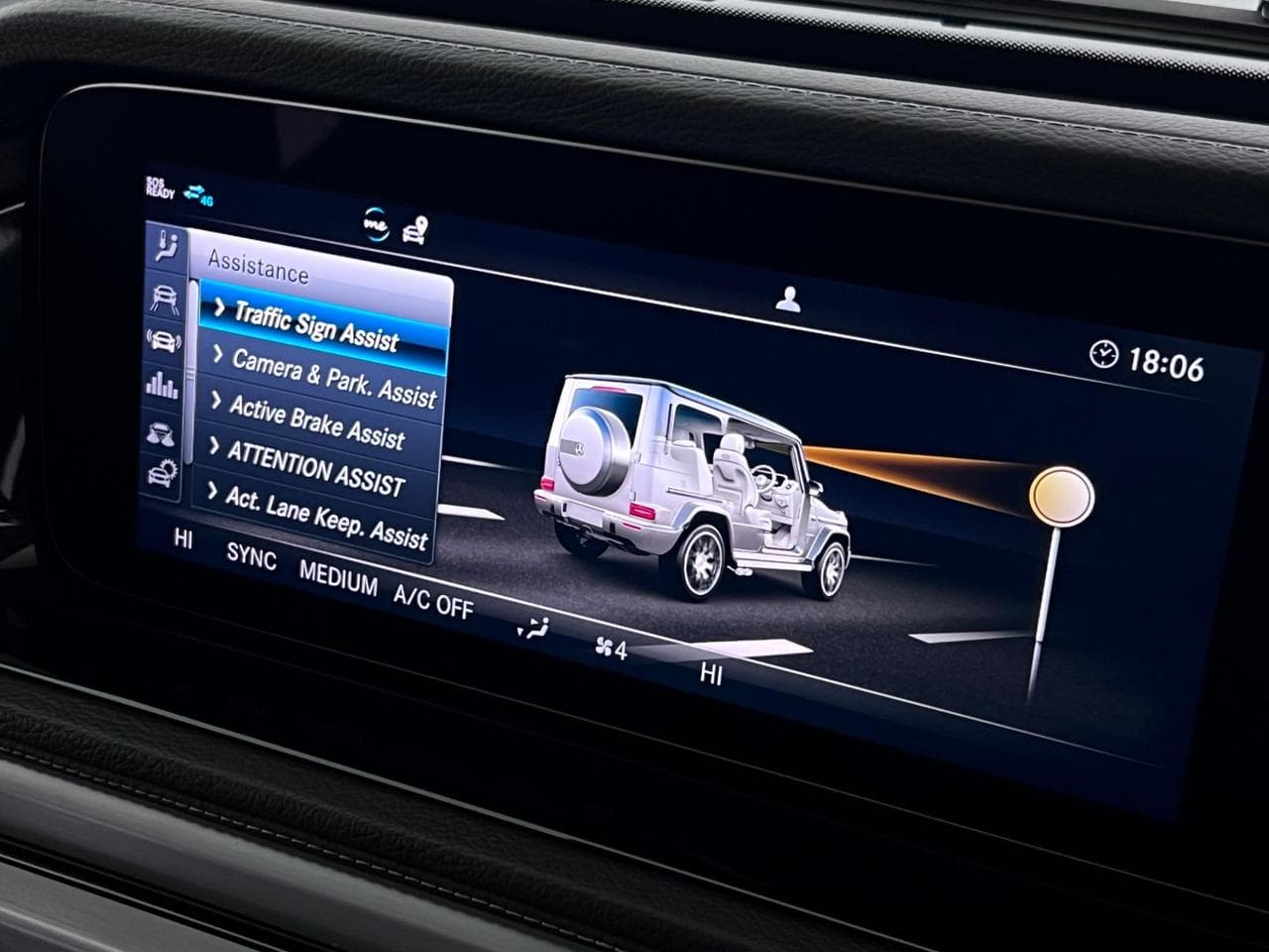 MERCEDES-BENZ G-Class thumbnail Infotainment System