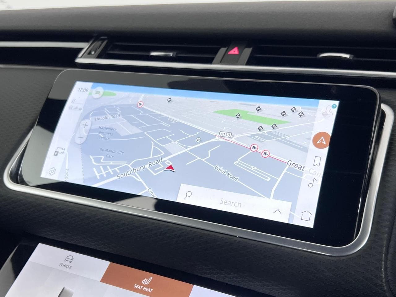 LAND ROVER Range Rover Velar thumbnail Infotainment System