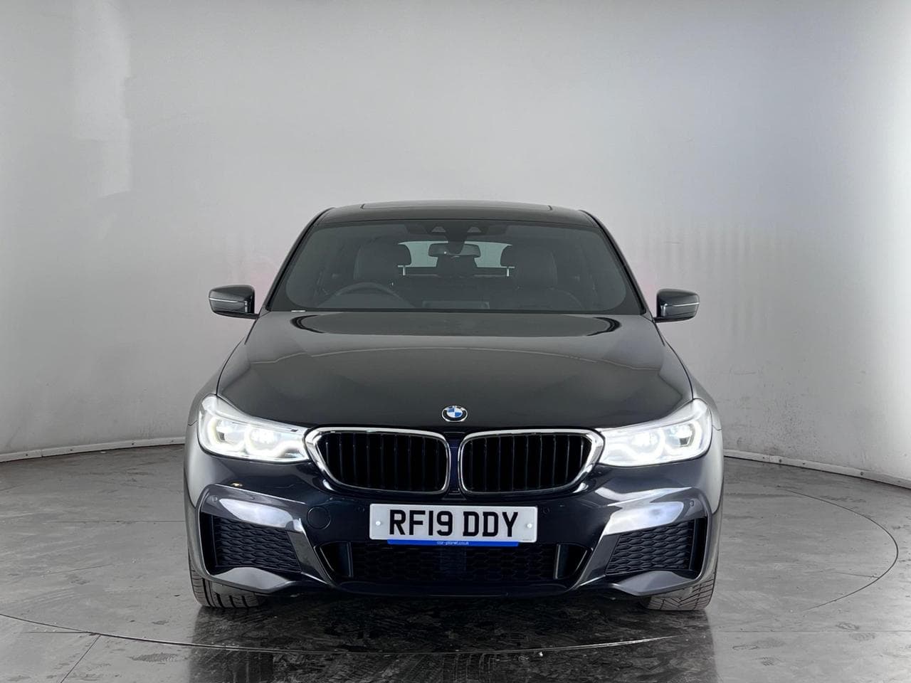 BMW 6 SERIES thumbnail Front