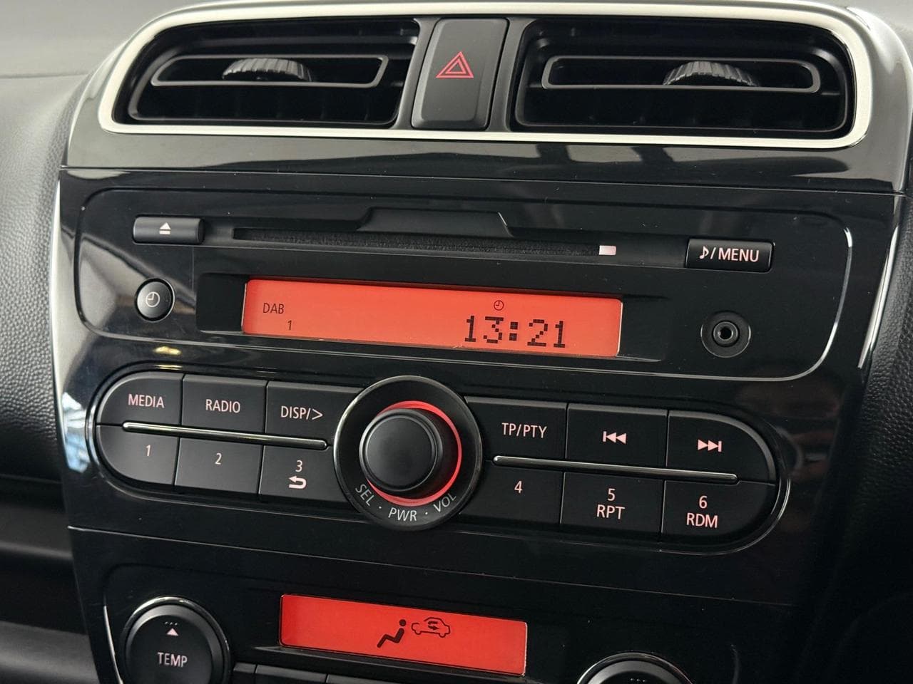 MITSUBISHI Mirage thumbnail Infotainment System