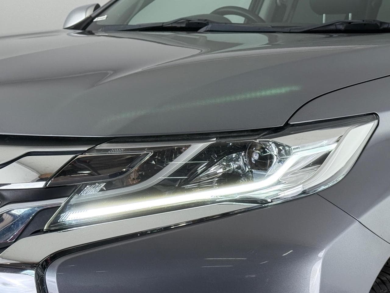 MITSUBISHI Shogun Sport thumbnail Lights Front