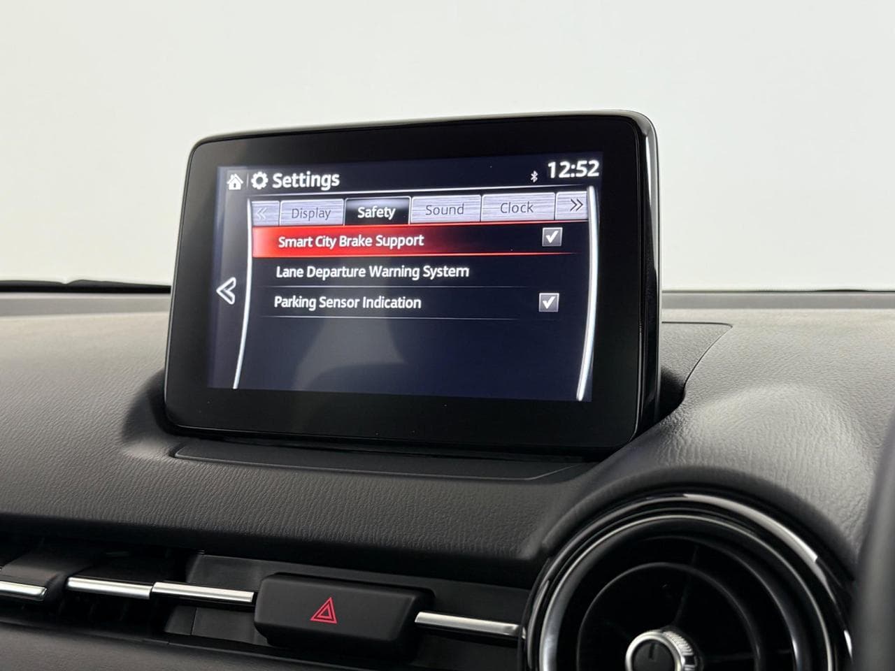 MAZDA 2 thumbnail Infotainment System