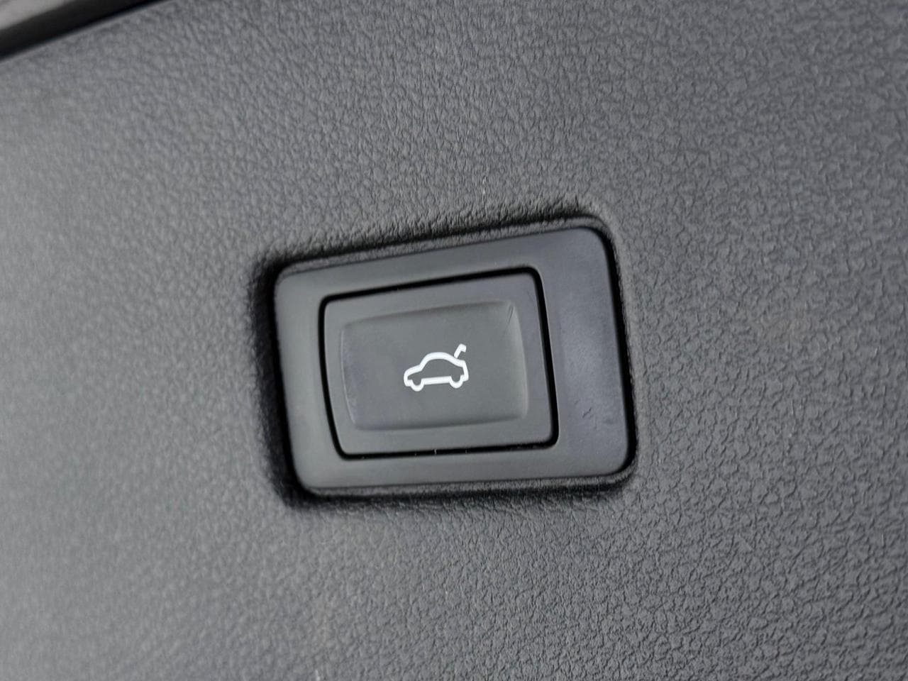 AUDI Q5 thumbnail Misc Controls