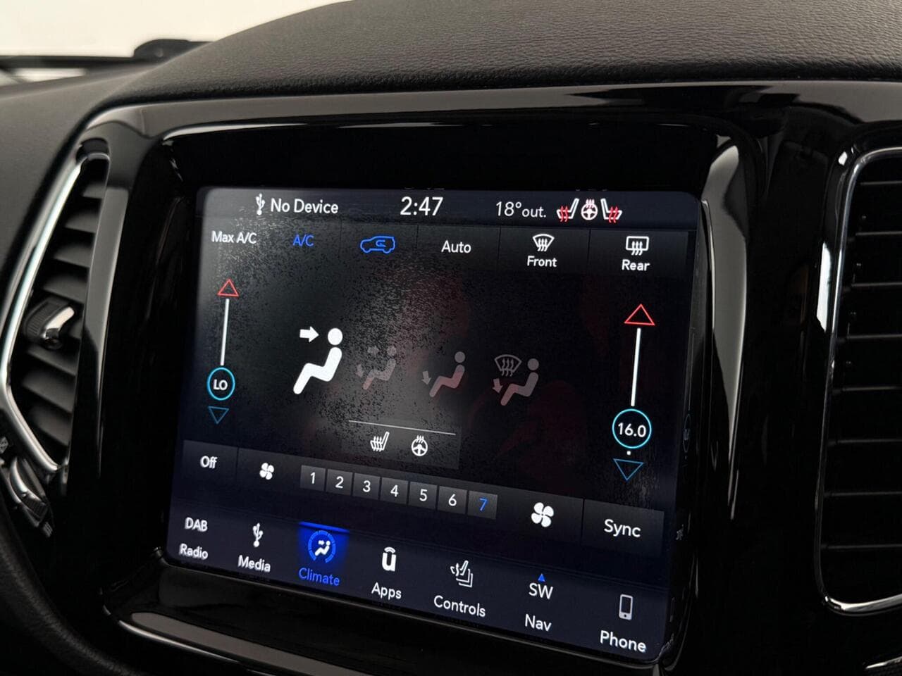 JEEP Compass thumbnail Infotainment System